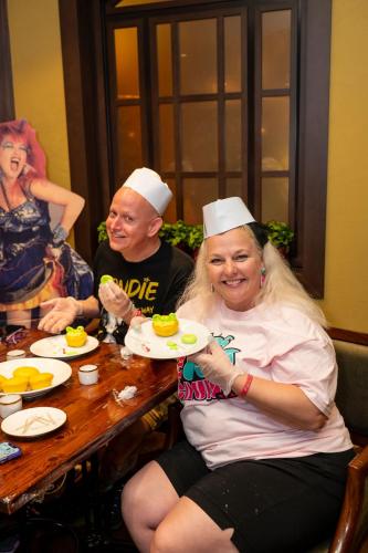 Cupcake Decorating with Tiffany