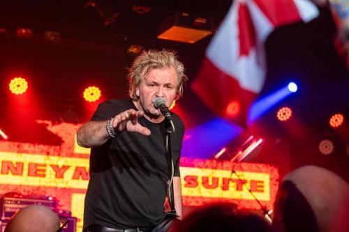 Live @ Studio B: Honeymoon Suite