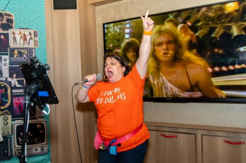 80s Cruise Karaoke - Day 1